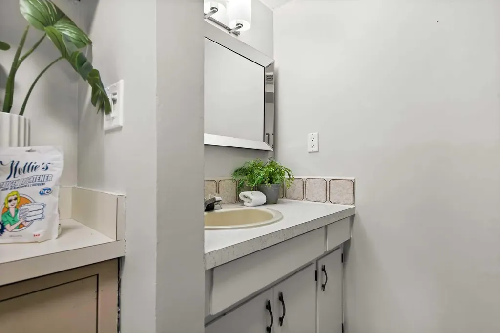 7715 67 Avenue NW Calgary AB T3B 4P2