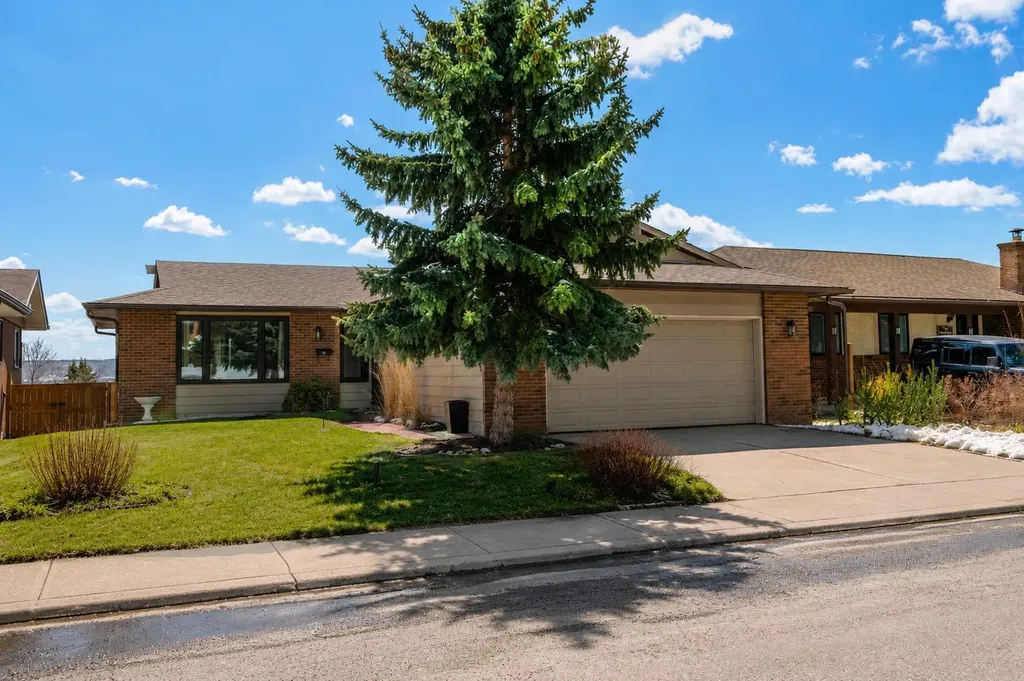7715 67 Avenue NW Calgary AB T3B 4P2