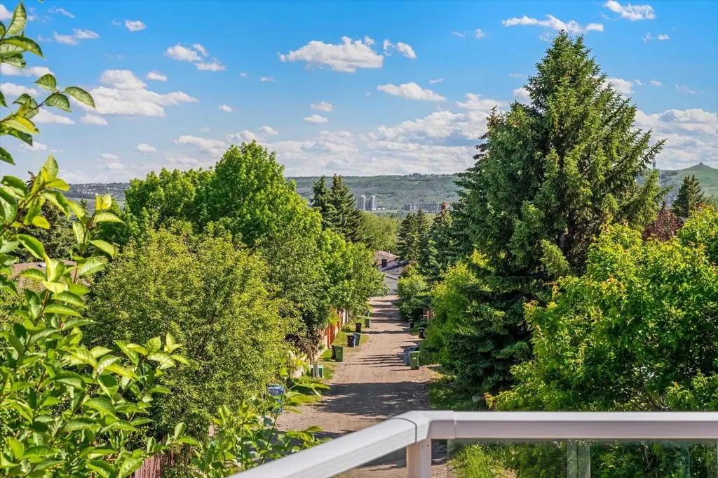 7715 67 Avenue NW Calgary AB T3B 4P2
