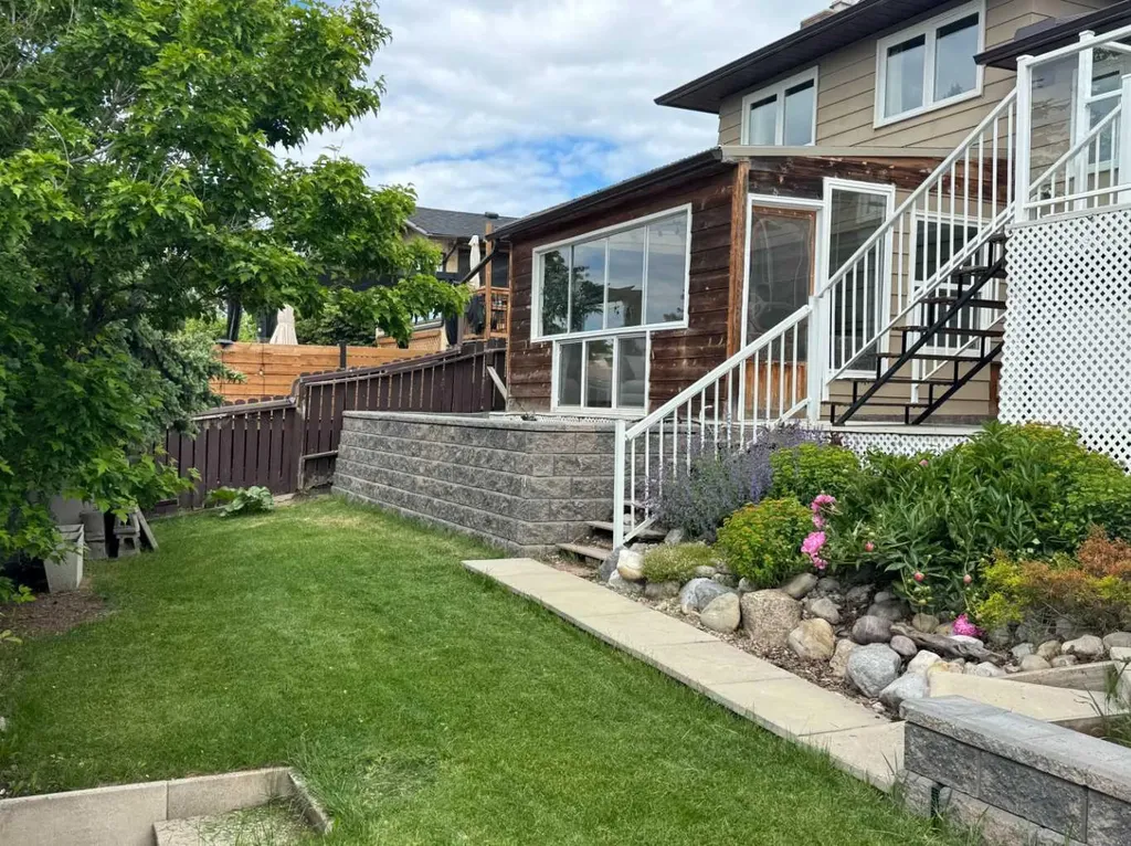 7715 67 Avenue NW Calgary AB T3B 4P2