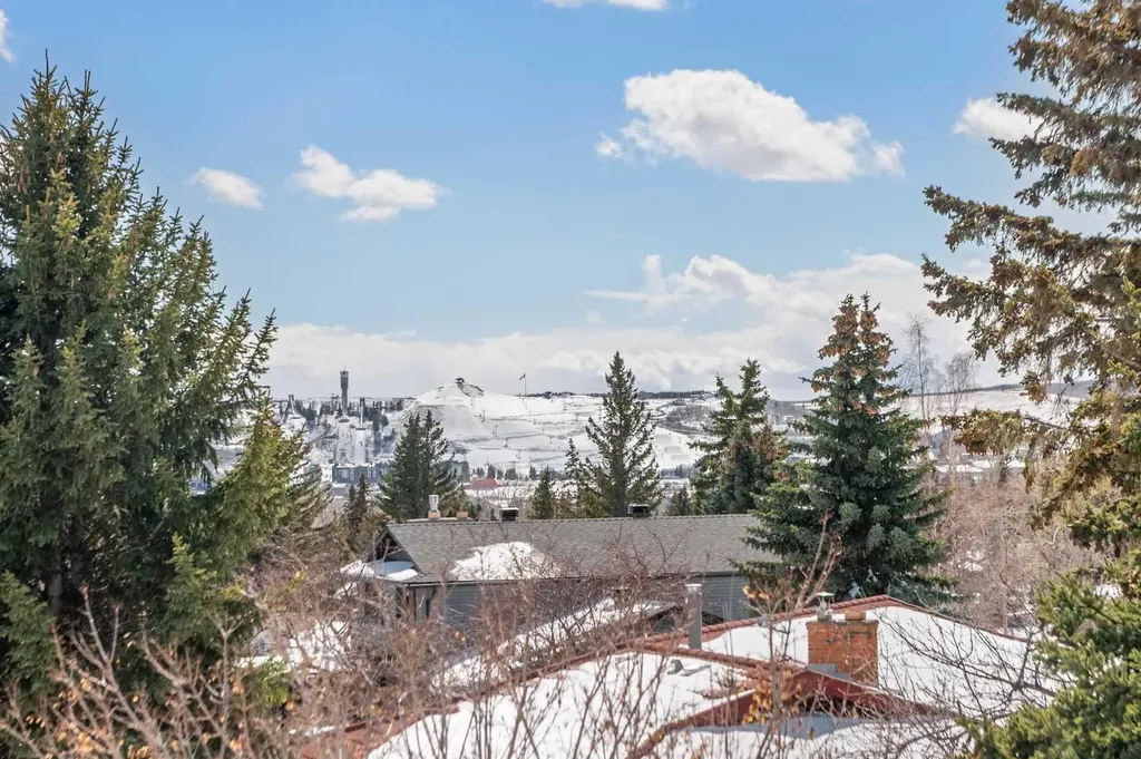 7715 67 Avenue NW Calgary AB T3B 4P2