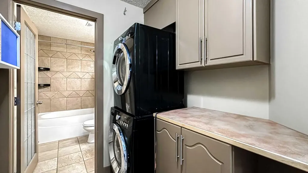 717 4a Street NE Calgary AB T2E 3W1
