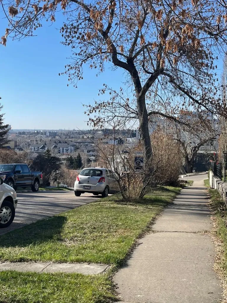 717 4a Street NE Calgary AB T2E 3W1