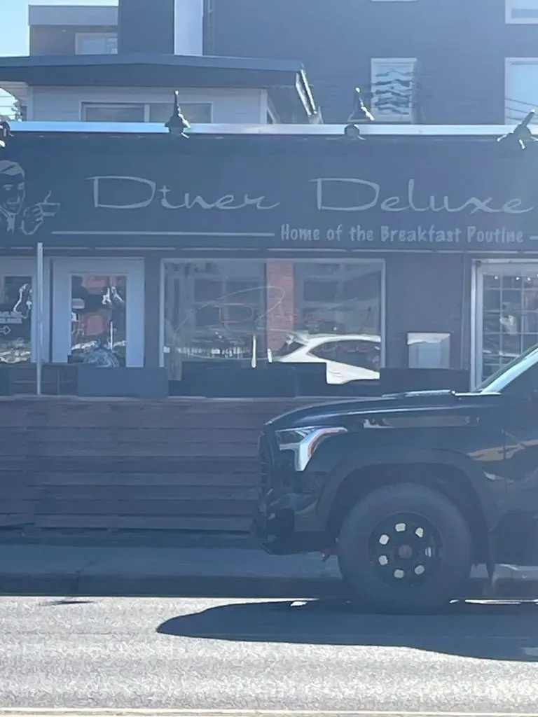 717 4a Street NE Calgary AB T2E 3W1