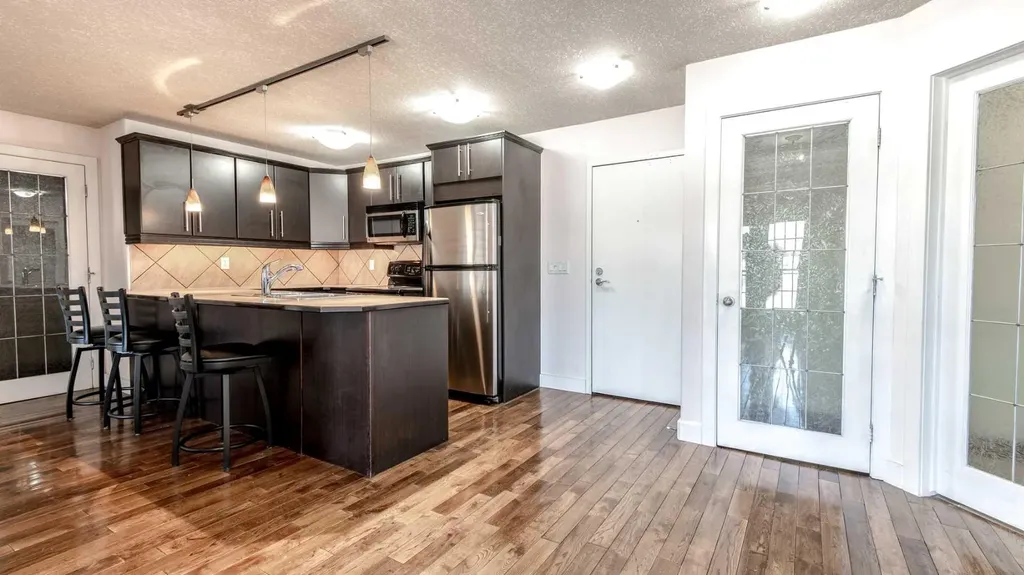 717 4a Street NE Calgary AB T2E 3W1