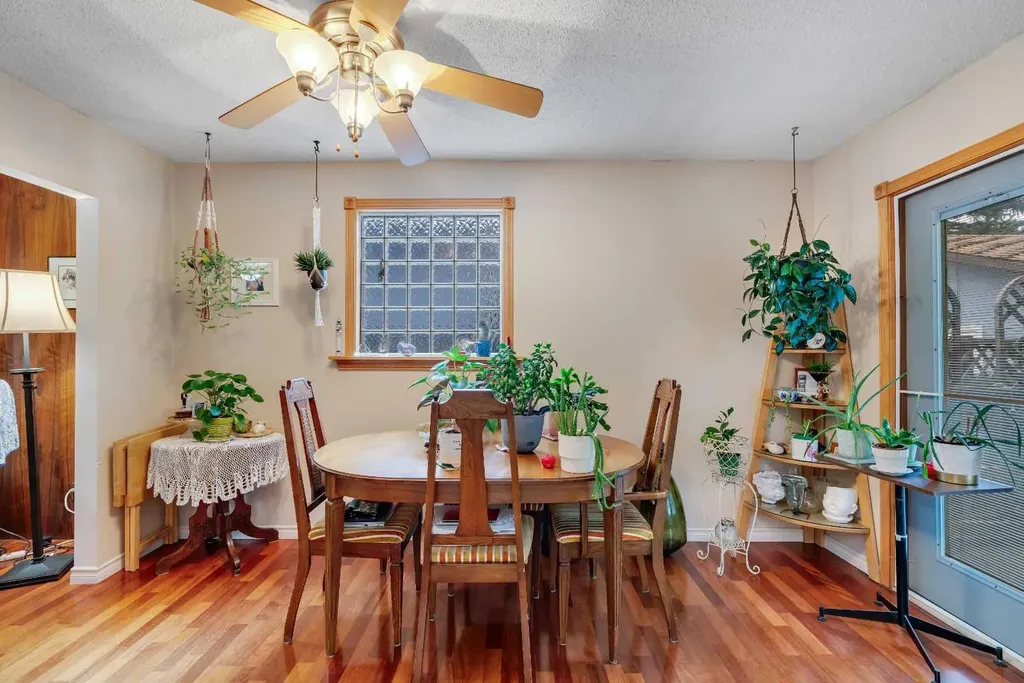 4623 31 Avenue NE Calgary AB T1Y 1G8