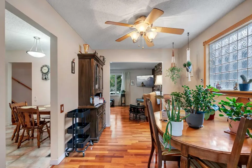 4623 31 Avenue NE Calgary AB T1Y 1G8