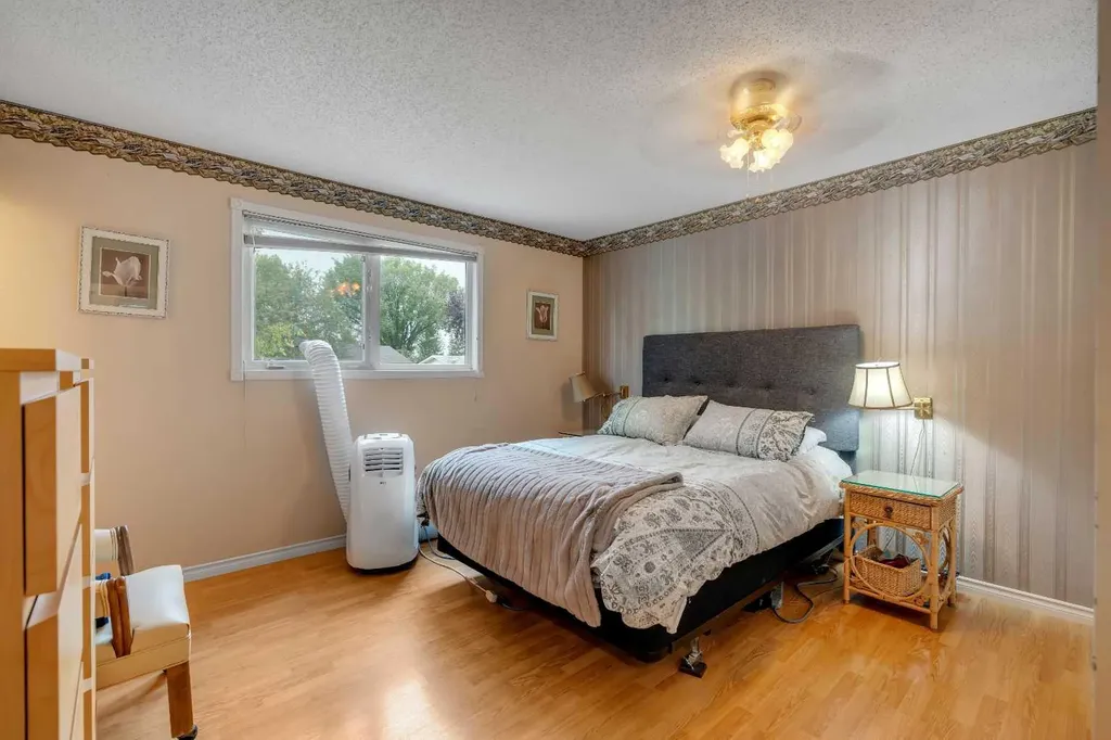 4623 31 Avenue NE Calgary AB T1Y 1G8