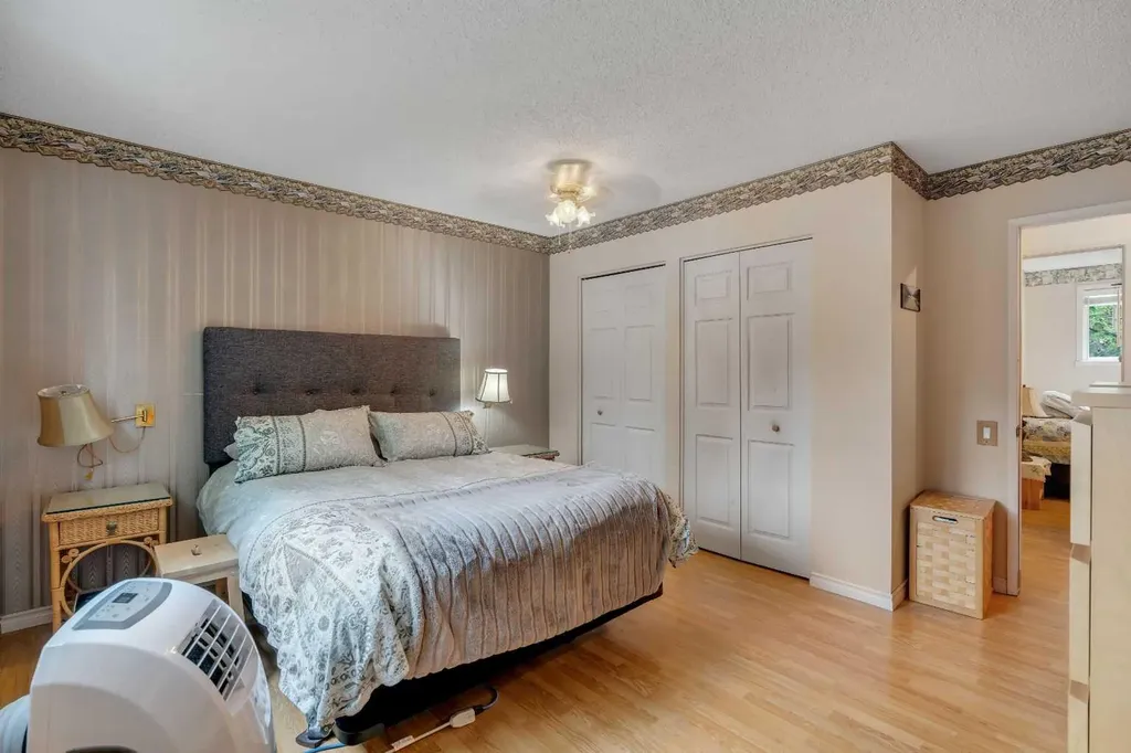 4623 31 Avenue NE Calgary AB T1Y 1G8