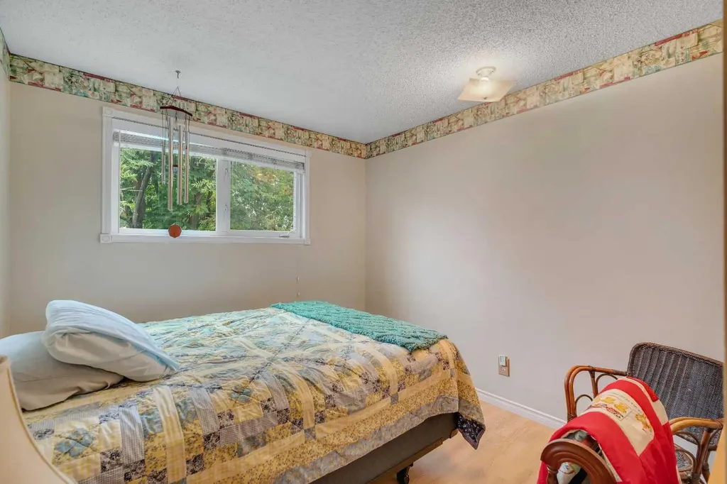 4623 31 Avenue NE Calgary AB T1Y 1G8