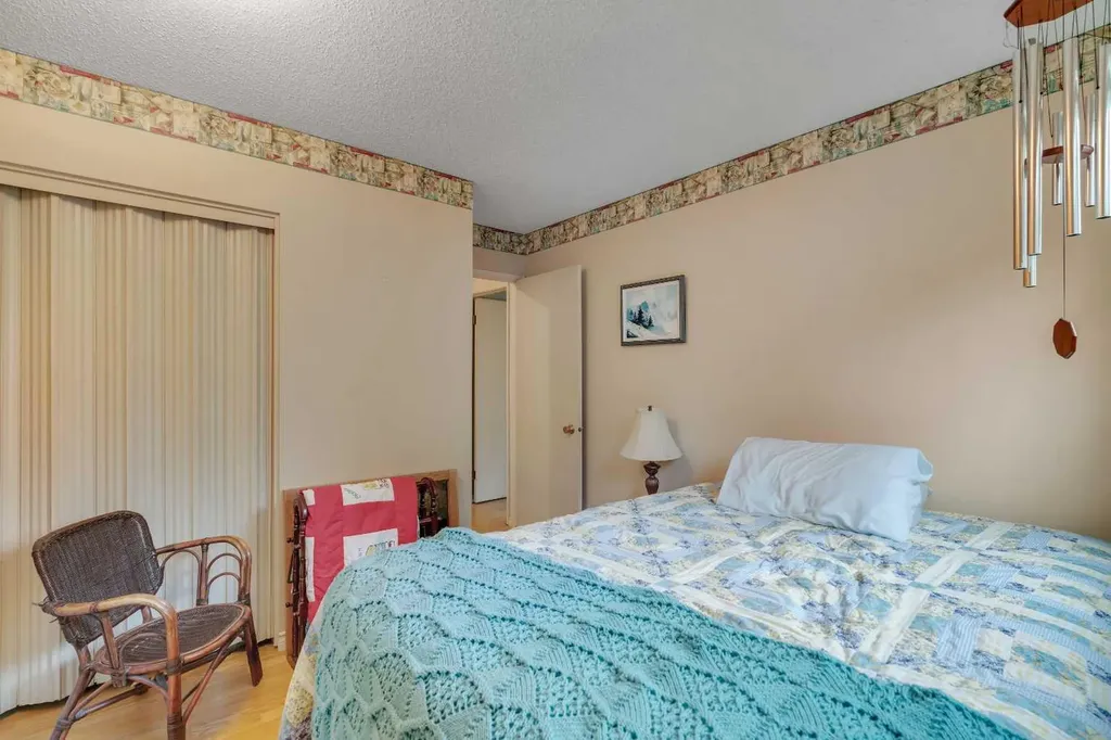 4623 31 Avenue NE Calgary AB T1Y 1G8
