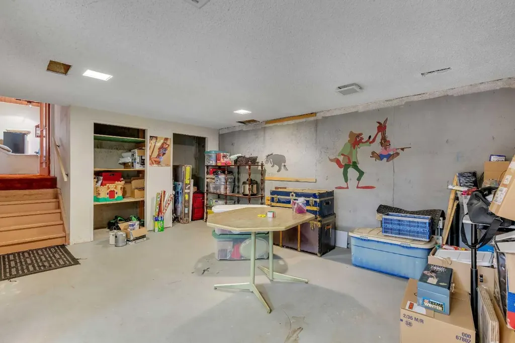 4623 31 Avenue NE Calgary AB T1Y 1G8