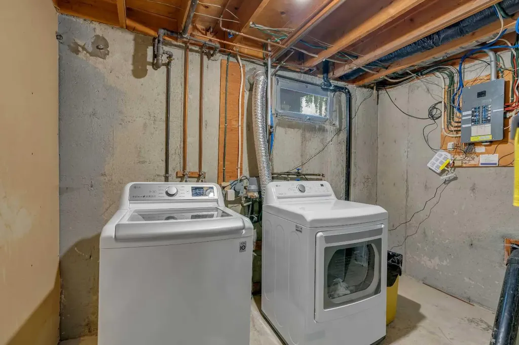 4623 31 Avenue NE Calgary AB T1Y 1G8