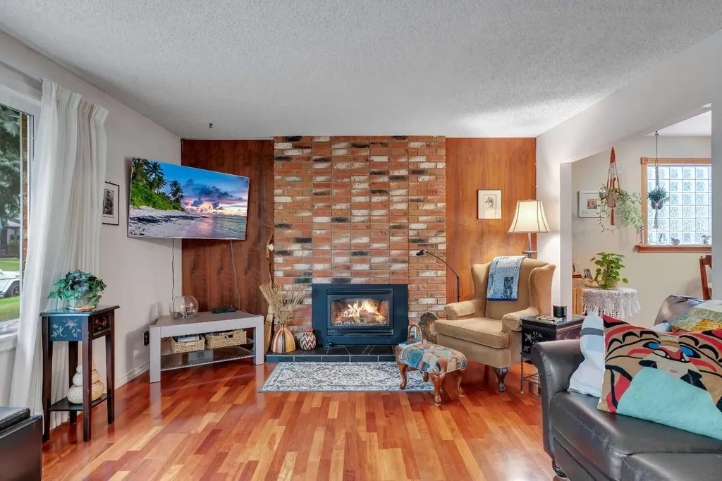 4623 31 Avenue NE Calgary AB T1Y 1G8