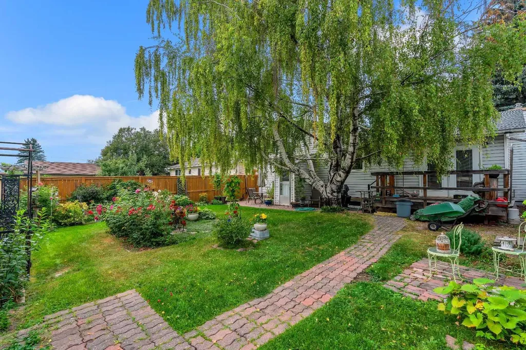 4623 31 Avenue NE Calgary AB T1Y 1G8