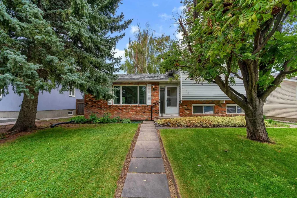 4623 31 Avenue NE Calgary AB T1Y 1G8