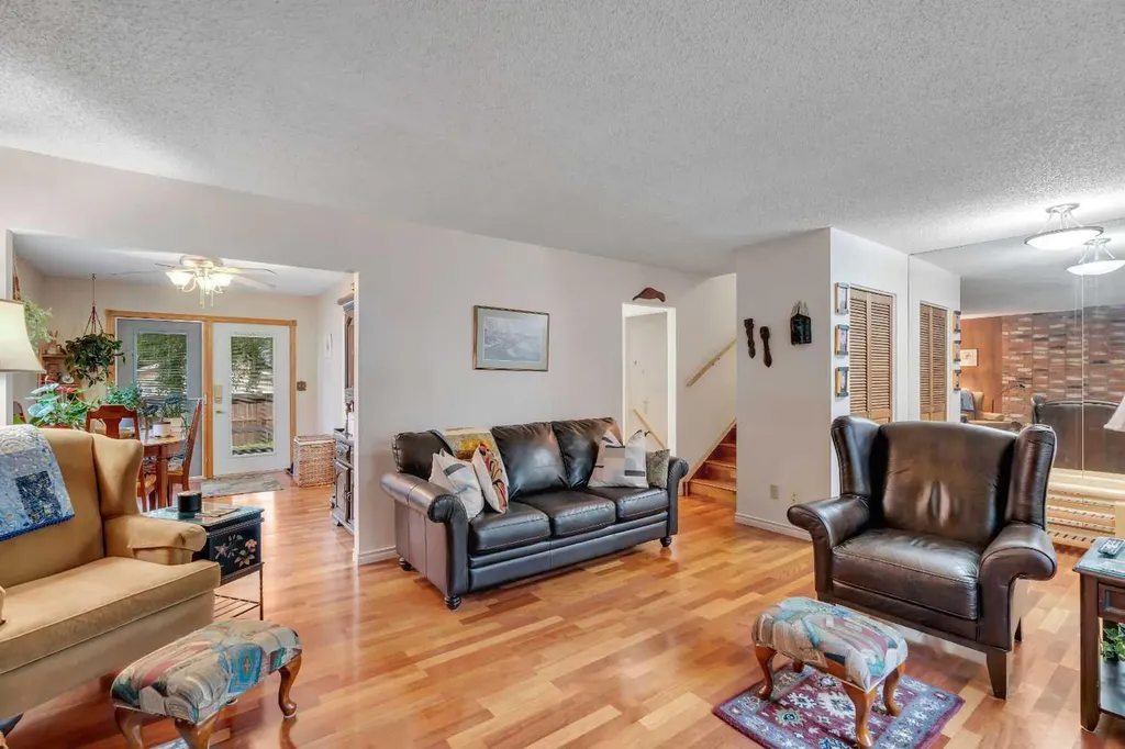 4623 31 Avenue NE Calgary AB T1Y 1G8