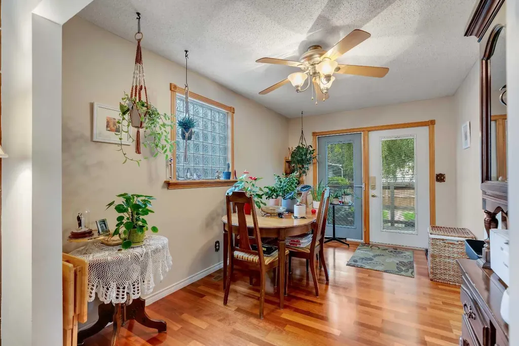 4623 31 Avenue NE Calgary AB T1Y 1G8
