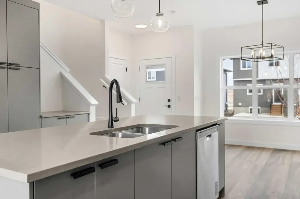 525 River Heights Drive Cochrane AB T4C 3E3