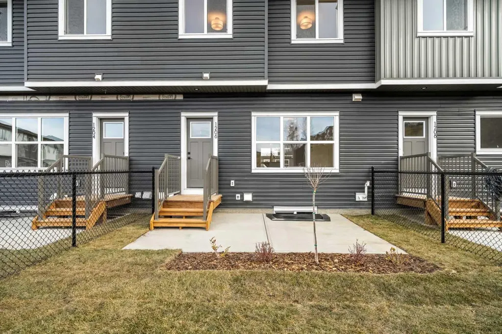 525 River Heights Drive Cochrane AB T4C 3E3