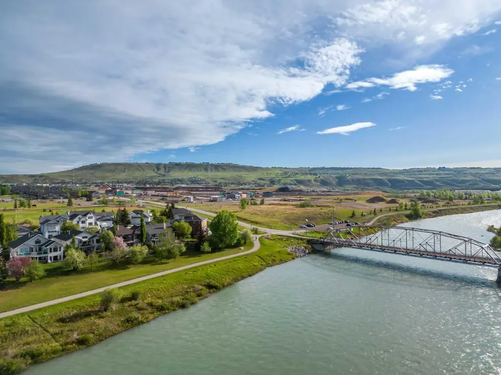 525 River Heights Drive Cochrane AB T4C 3E3