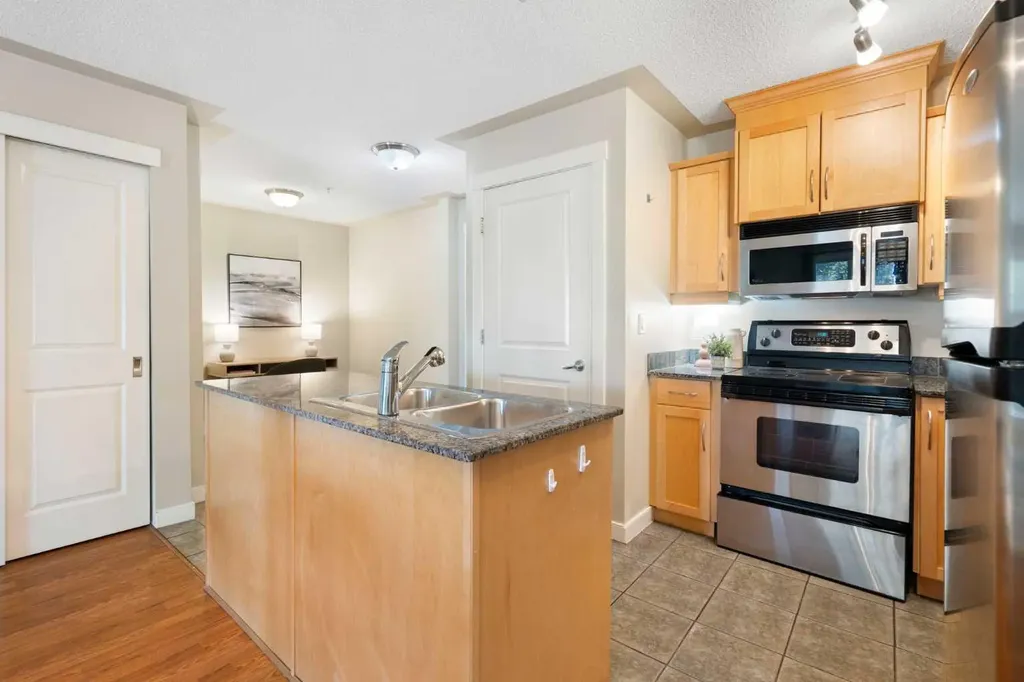 2233 34 Avenue SW Calgary AB T2T 6N2