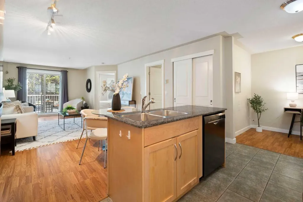 2233 34 Avenue SW Calgary AB T2T 6N2