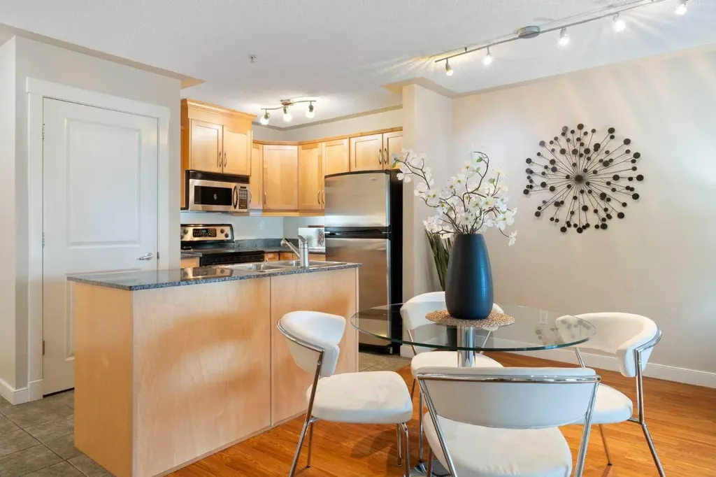 2233 34 Avenue SW Calgary AB T2T 6N2