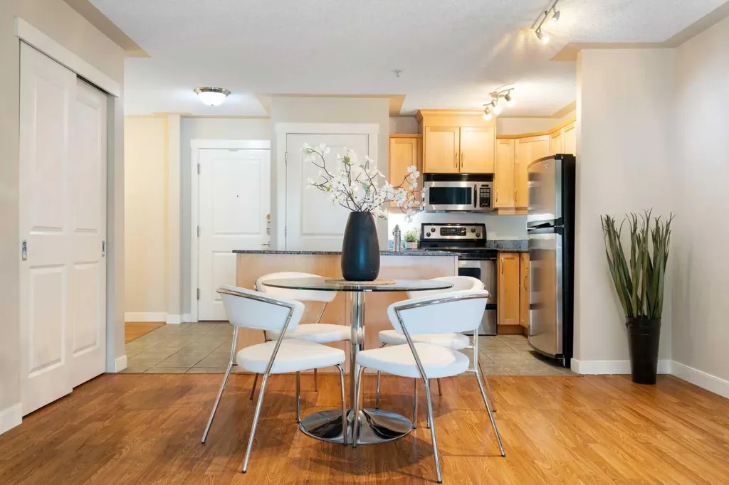 2233 34 Avenue SW Calgary AB T2T 6N2