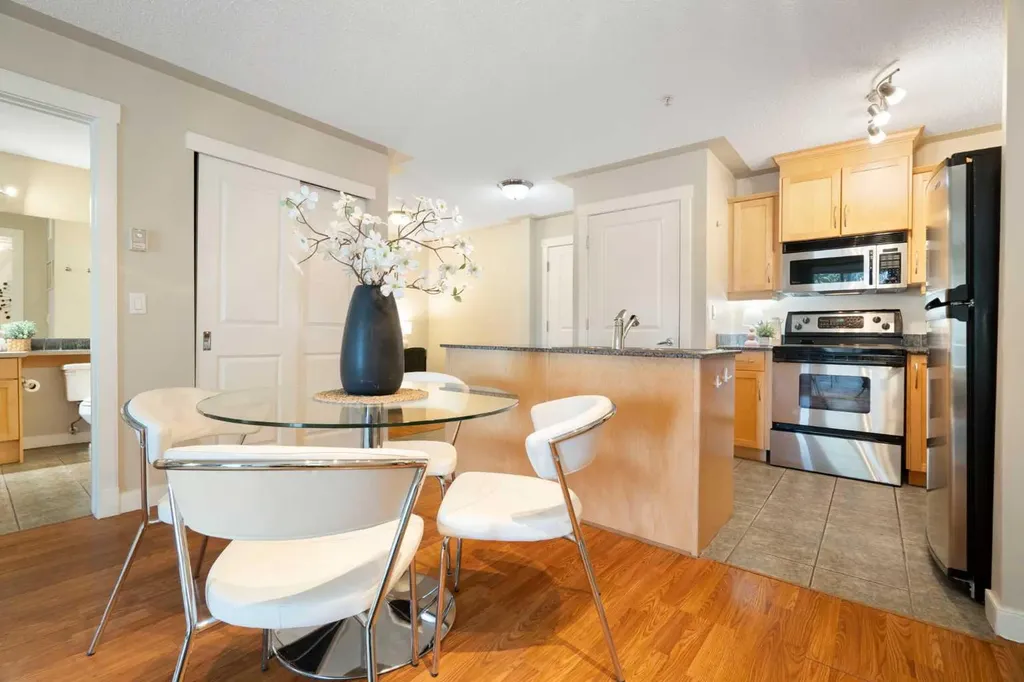 2233 34 Avenue SW Calgary AB T2T 6N2