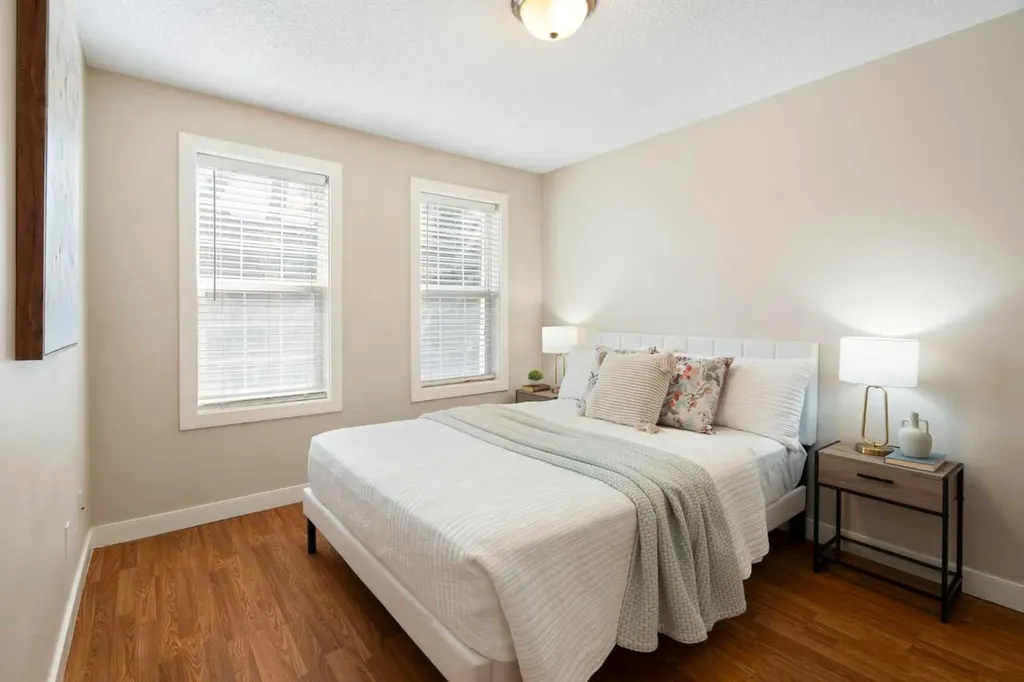 2233 34 Avenue SW Calgary AB T2T 6N2