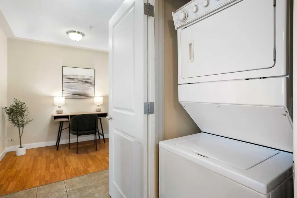 2233 34 Avenue SW Calgary AB T2T 6N2