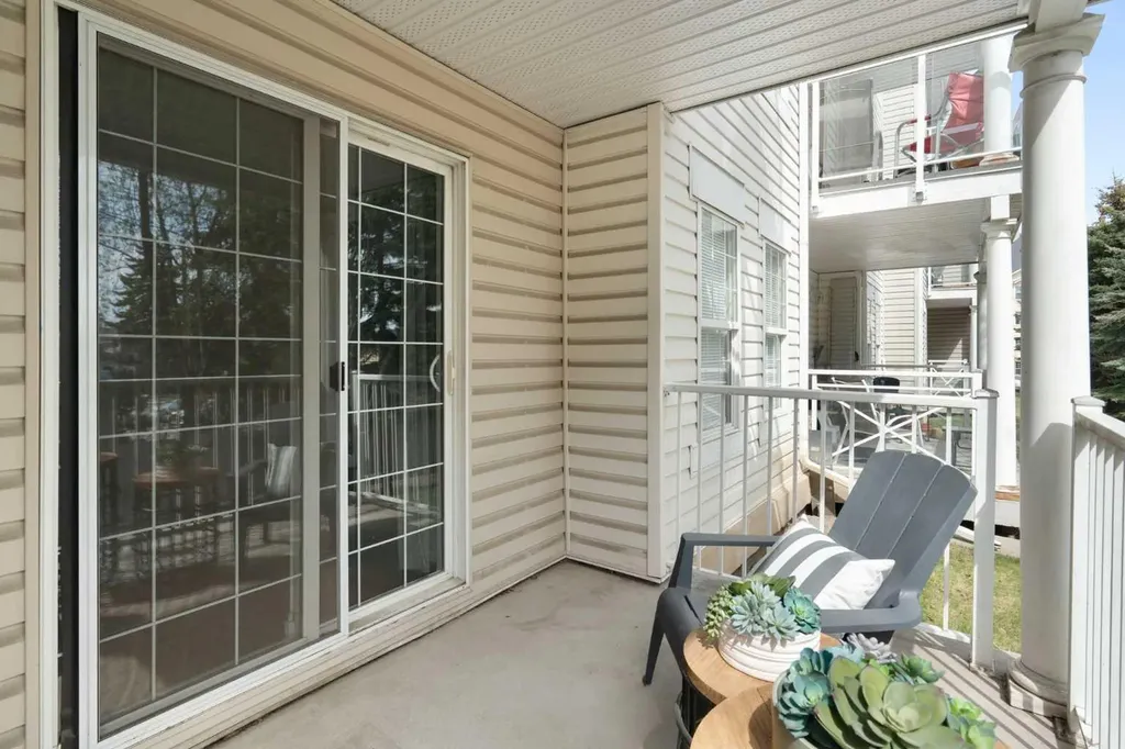 2233 34 Avenue SW Calgary AB T2T 6N2