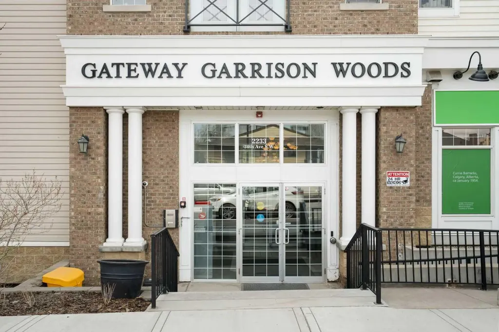 2233 34 Avenue SW Calgary AB T2T 6N2