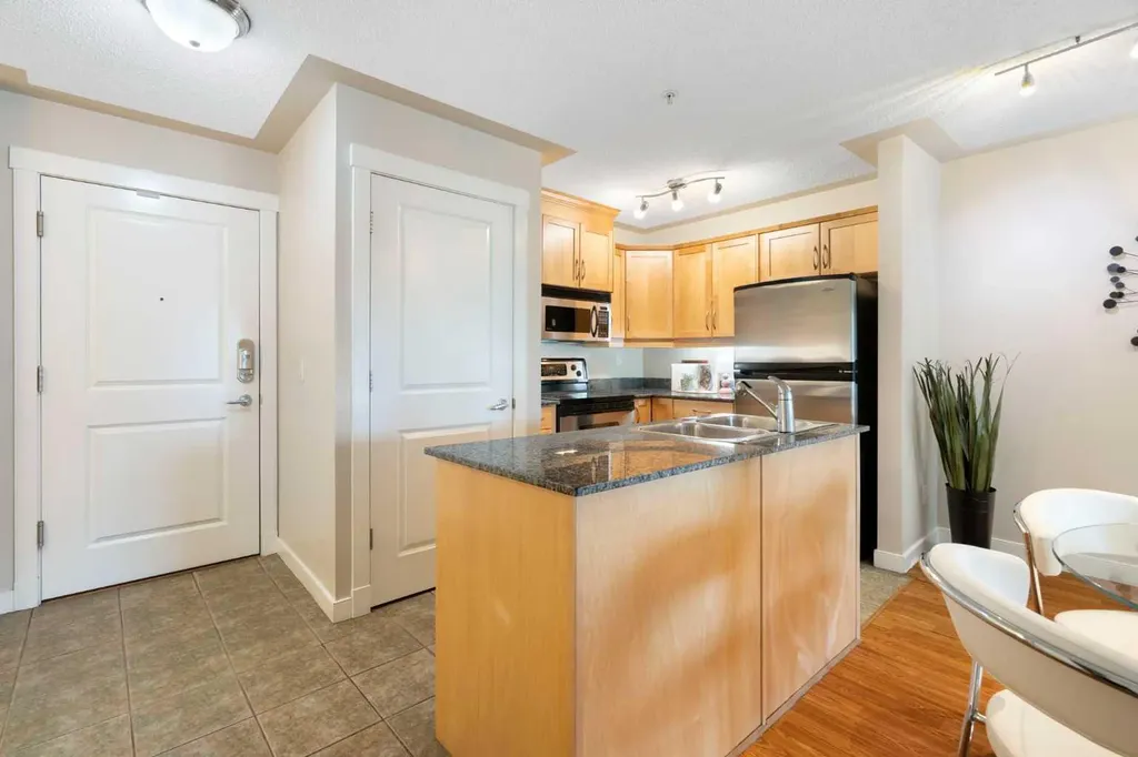 2233 34 Avenue SW Calgary AB T2T 6N2