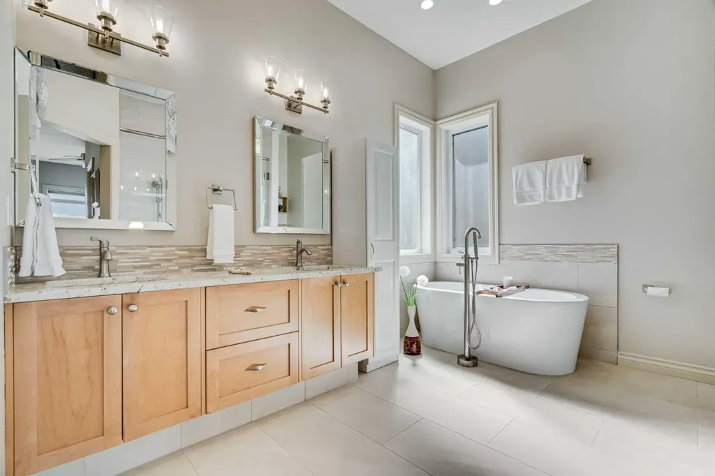 168 West Creek Landing Chestermere AB T1X 1R8