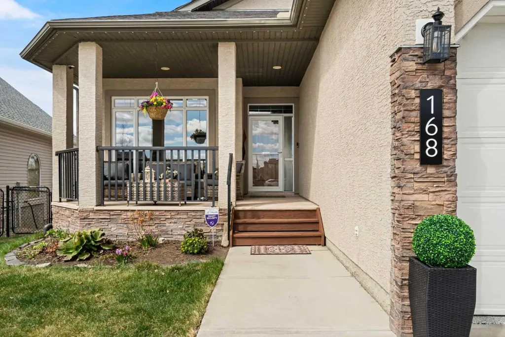 168 West Creek Landing Chestermere AB T1X 1R8