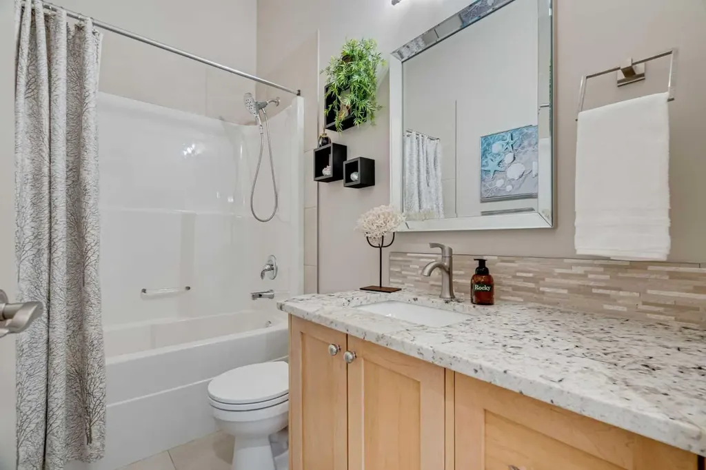 168 West Creek Landing Chestermere AB T1X 1R8