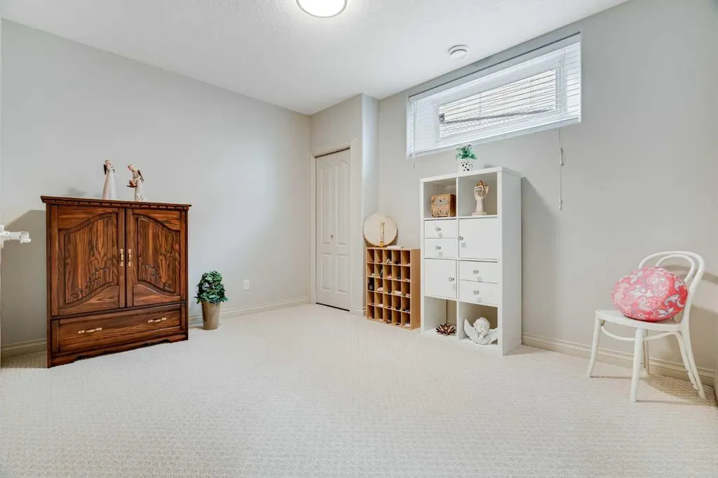 168 West Creek Landing Chestermere AB T1X 1R8