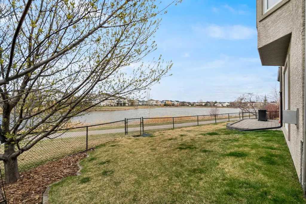 168 West Creek Landing Chestermere AB T1X 1R8