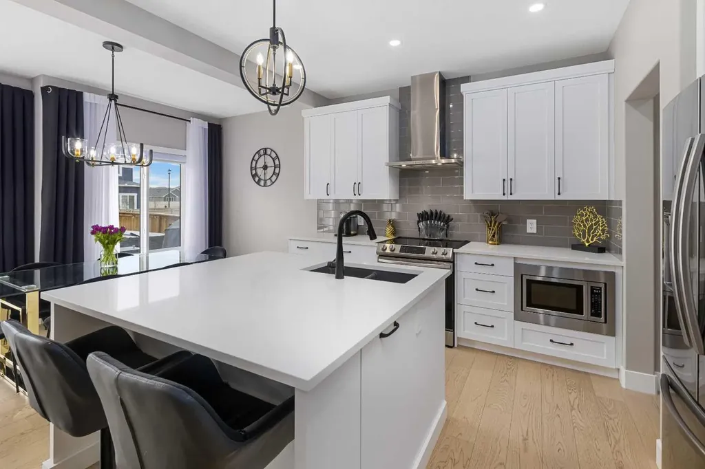 1595 Baywater Street SW Airdrie AB T4B 5K6