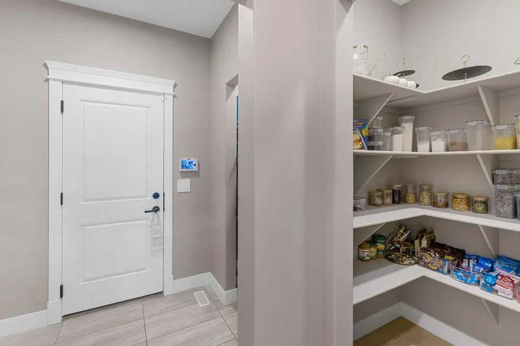 1595 Baywater Street SW Airdrie AB T4B 5K6