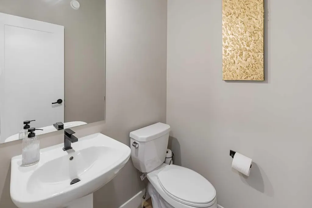 1595 Baywater Street SW Airdrie AB T4B 5K6