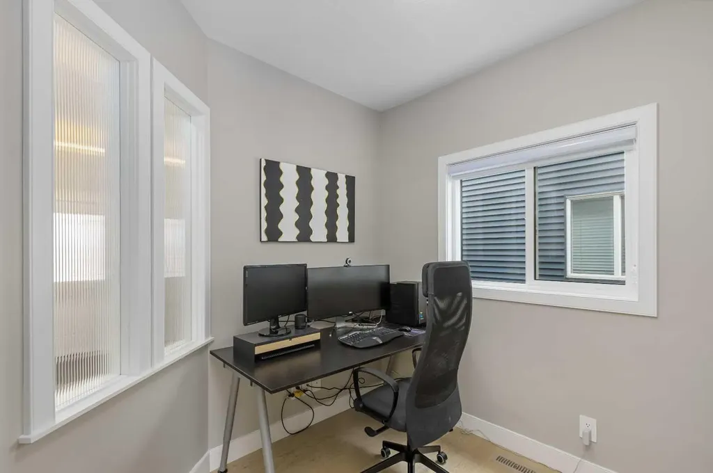 1595 Baywater Street SW Airdrie AB T4B 5K6