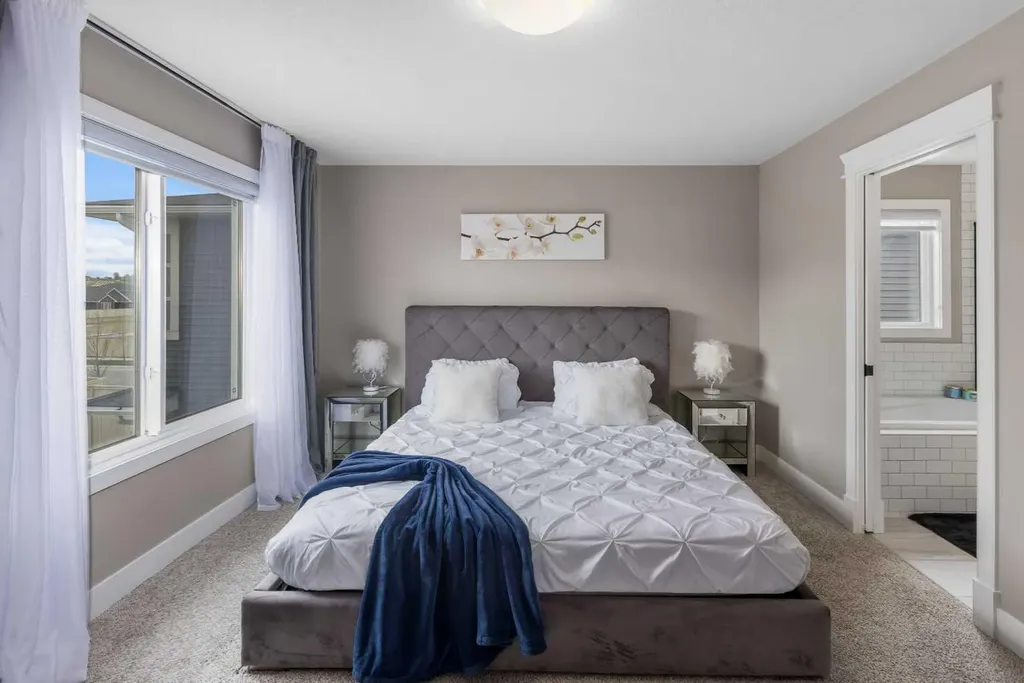 1595 Baywater Street SW Airdrie AB T4B 5K6