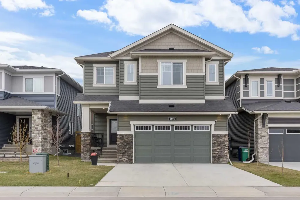 1595 Baywater Street SW Airdrie AB T4B 5K6