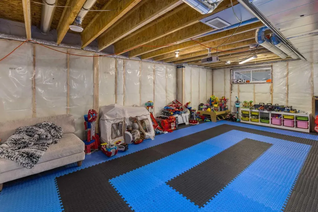 1595 Baywater Street SW Airdrie AB T4B 5K6