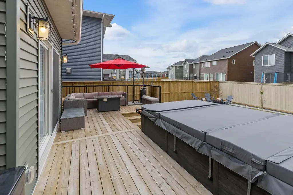 1595 Baywater Street SW Airdrie AB T4B 5K6