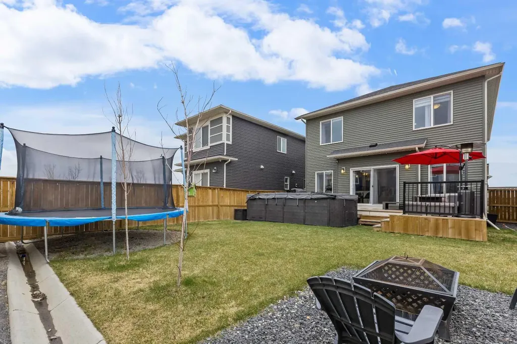 1595 Baywater Street SW Airdrie AB T4B 5K6
