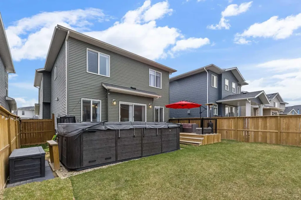 1595 Baywater Street SW Airdrie AB T4B 5K6